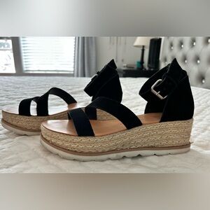 Ladies Dolce Vita sandals